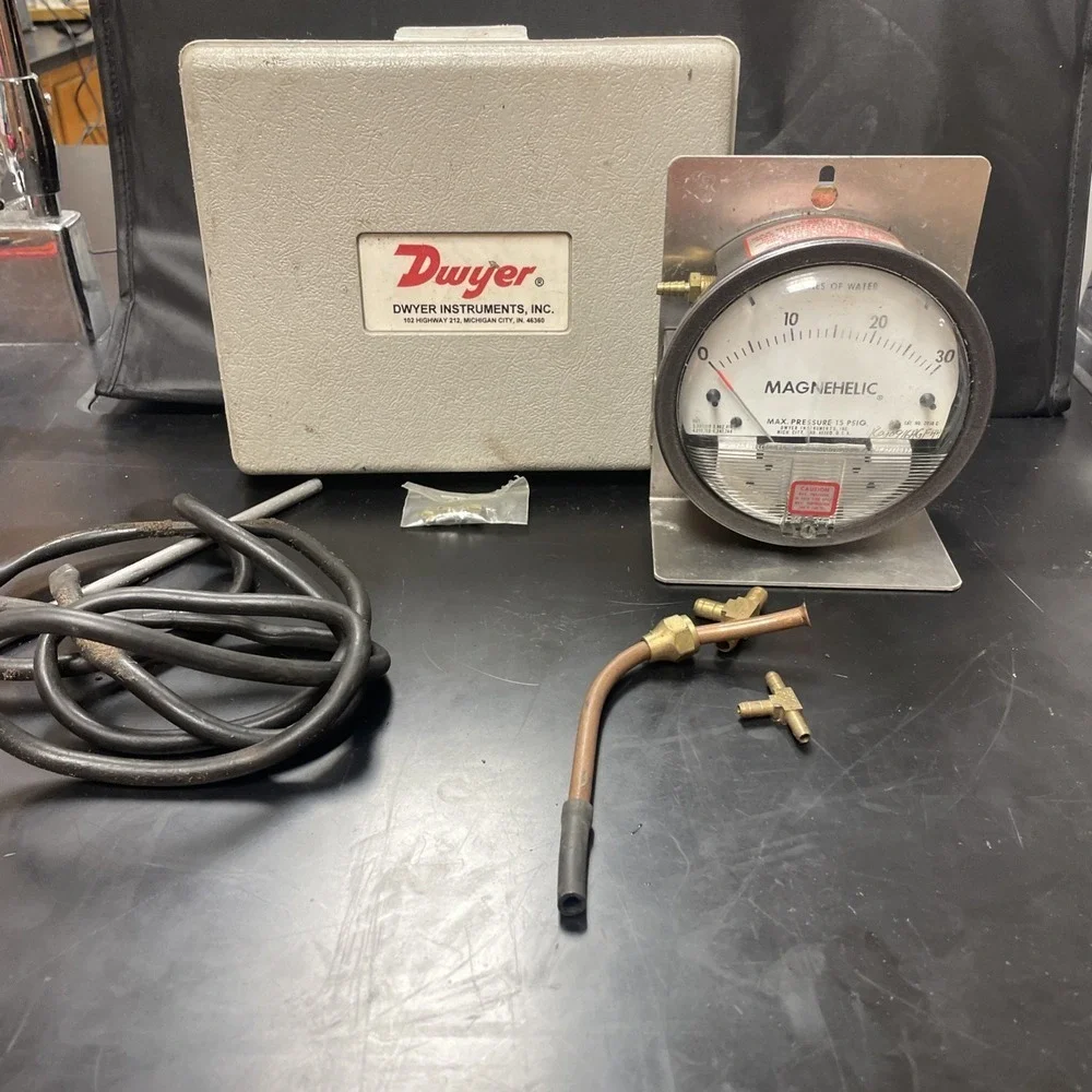 Dwyer 2030 Magnehelic Differential Pressure Gauge (0-30